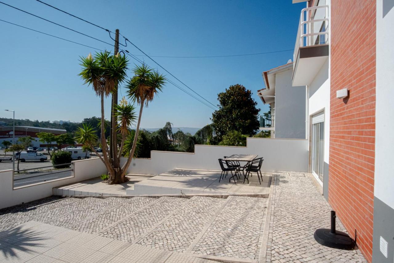 8 Rodrigues Family House - Villa With Patio Nazare Exterior photo