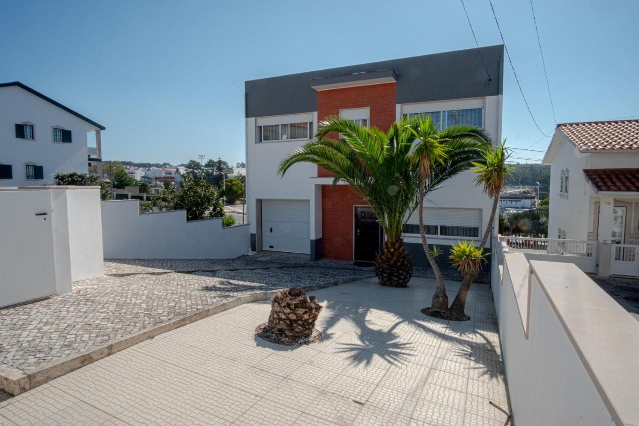 8 Rodrigues Family House - Villa With Patio Nazare Exterior photo