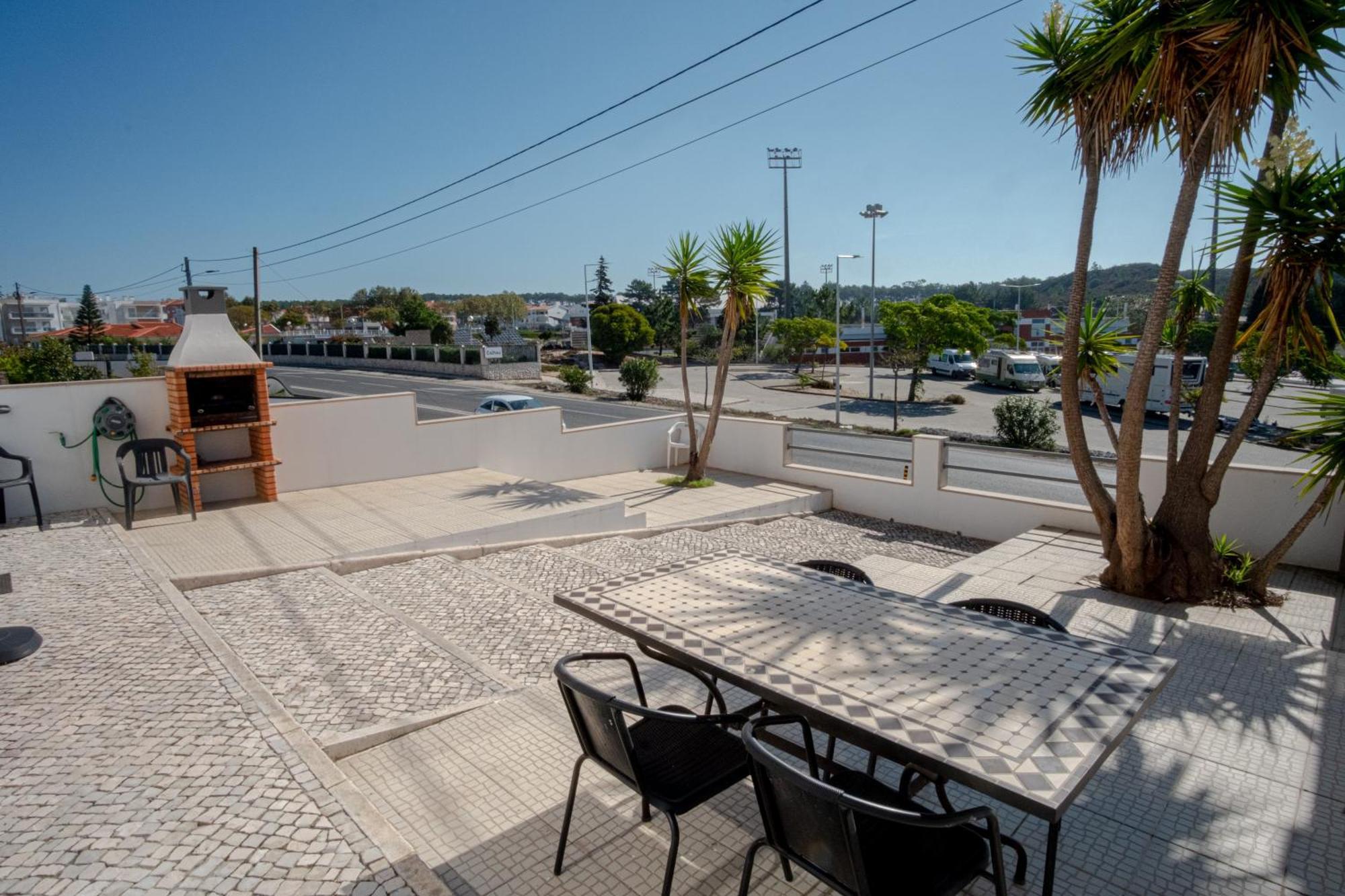 8 Rodrigues Family House - Villa With Patio Nazare Exterior photo